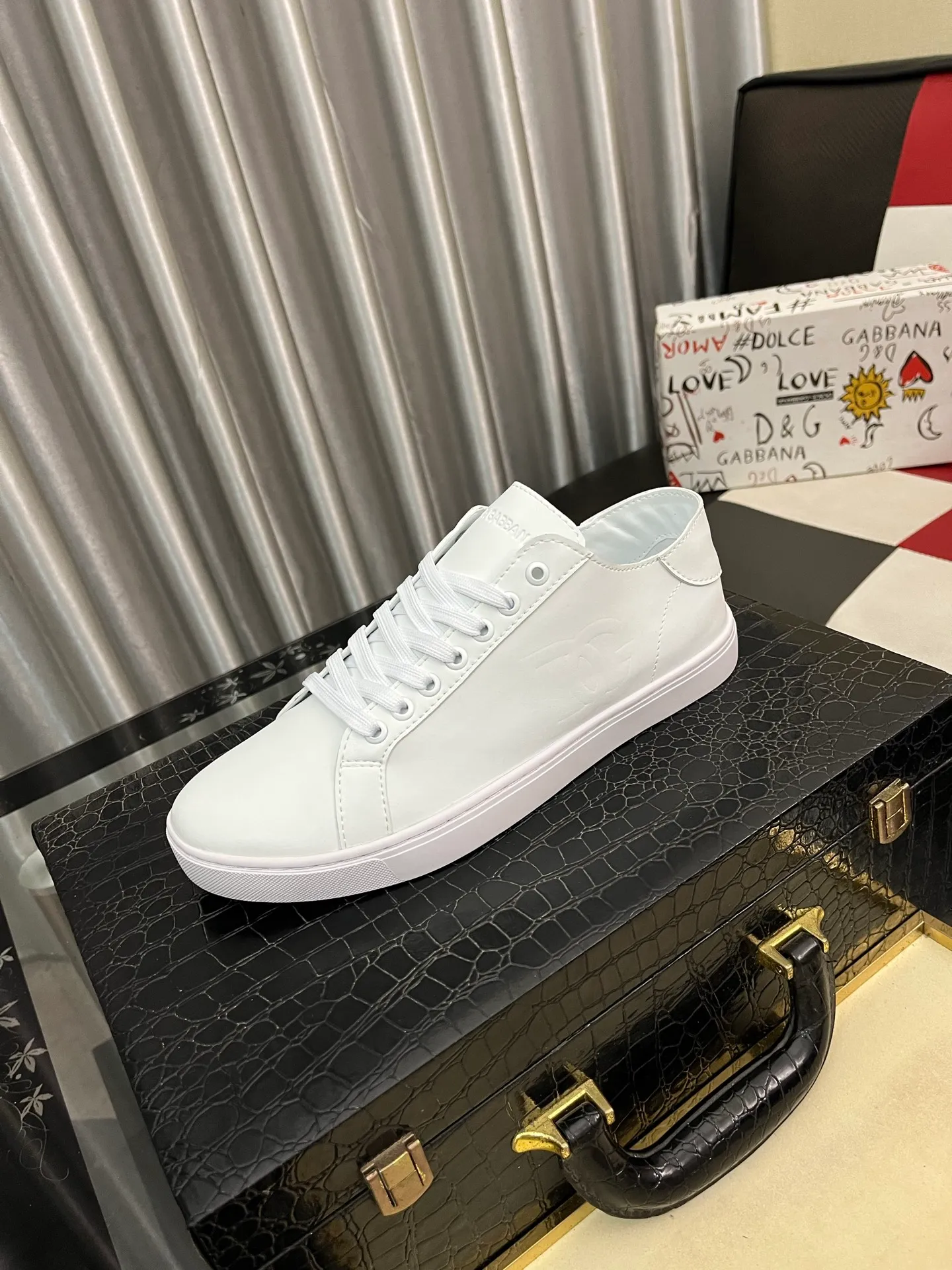 Men's shoes 💰400⌚️⌚️New DG Dolce & Gabbana high-end couple's sports and casual shoes, imported cowhide, multiple material splicing design➕Imported cowhide lining, cowhide foot pads➕Original TPR elastic outsole. Size: 38-46